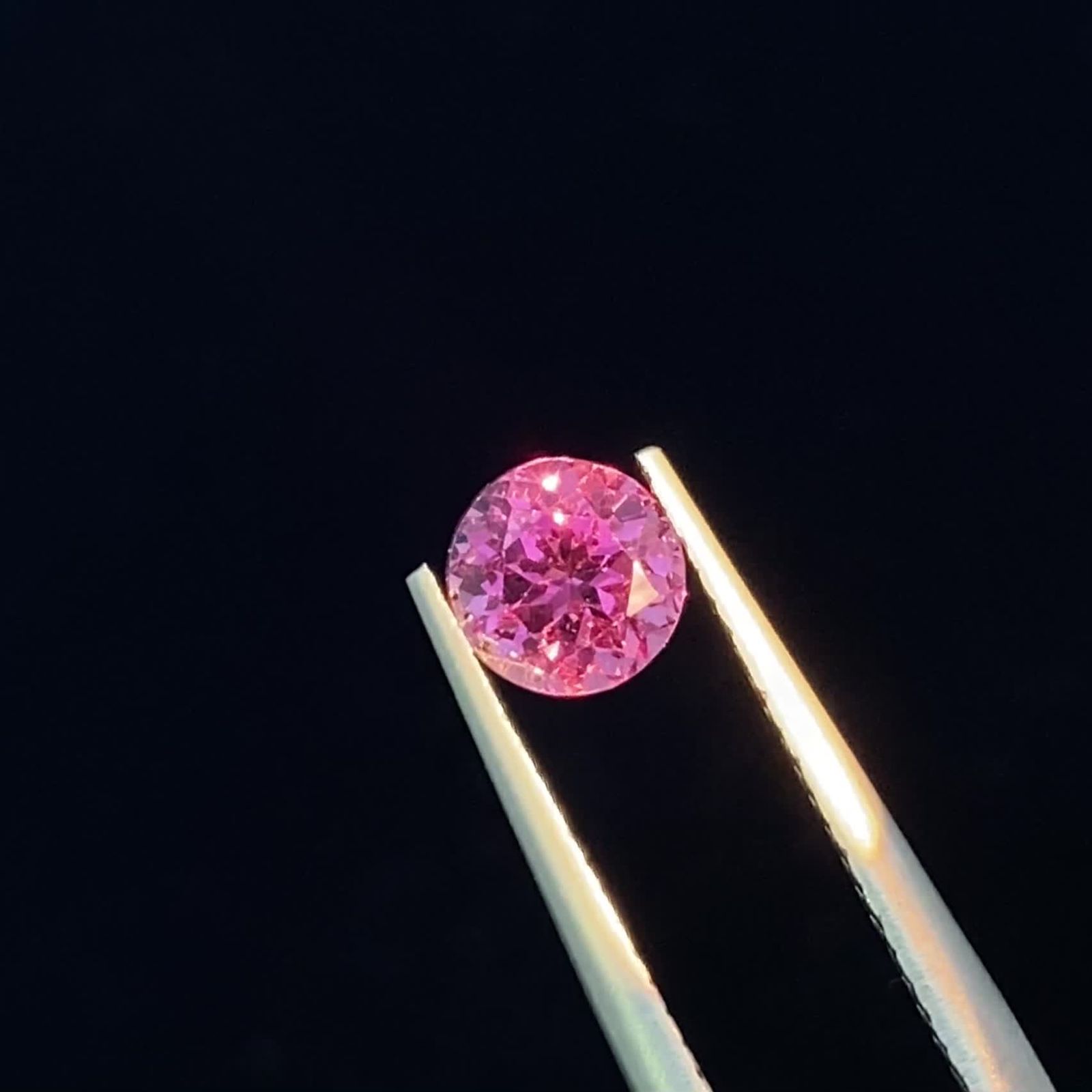 カラーシフトマラヤガーネット(宝石名ガーネット)タンザニア産 識別済