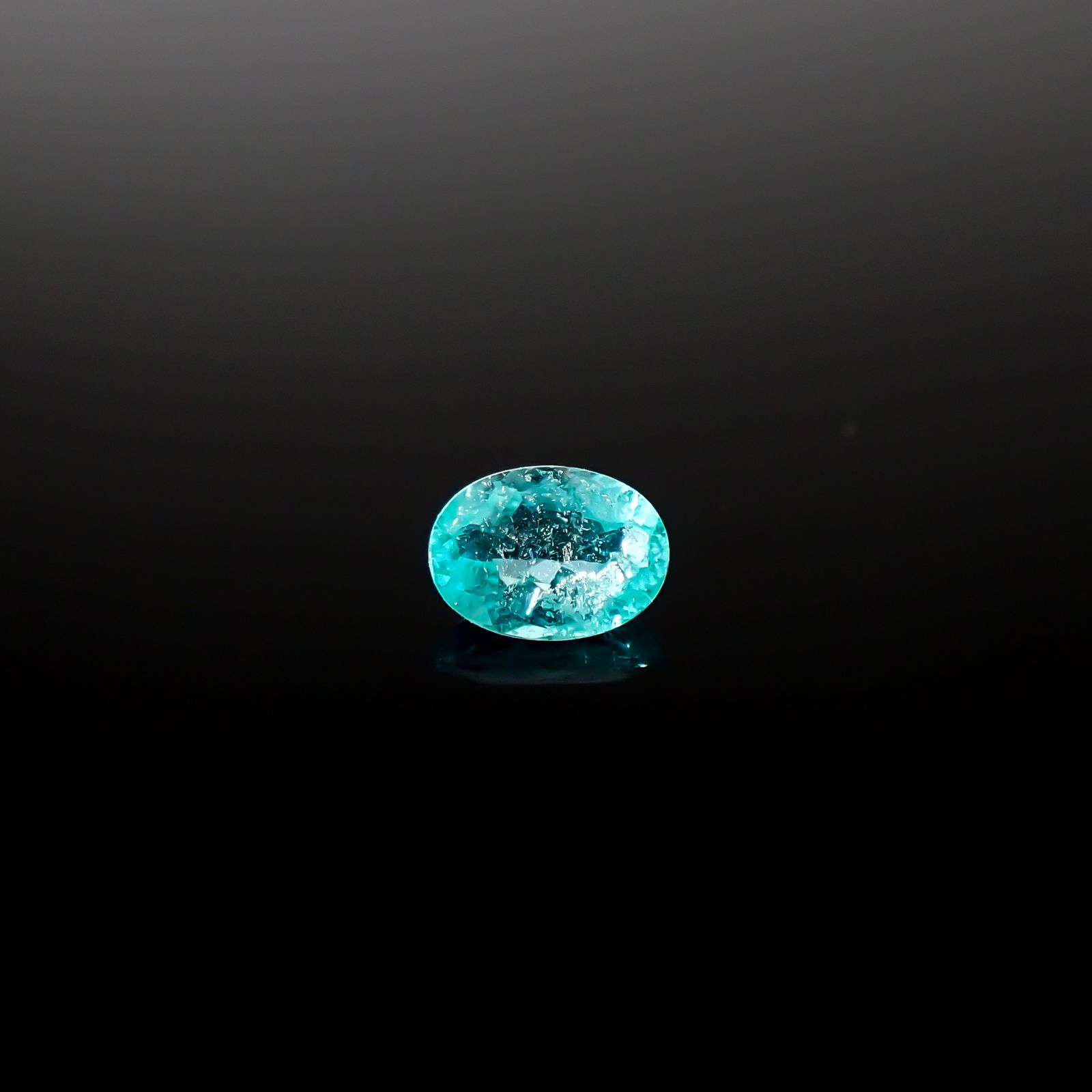 パライバトルマリン ブラジル・パライバ州バターリャ鉱山産 0.14ct[240326518]3.9x2.9mm前後