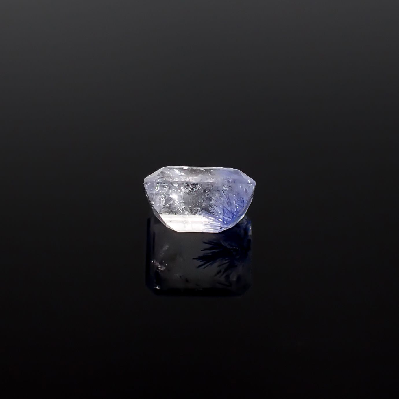 デュモルチェライトインクォーツ ブラジル産 1.23ct / 6.9x6mm前後 [260331853]