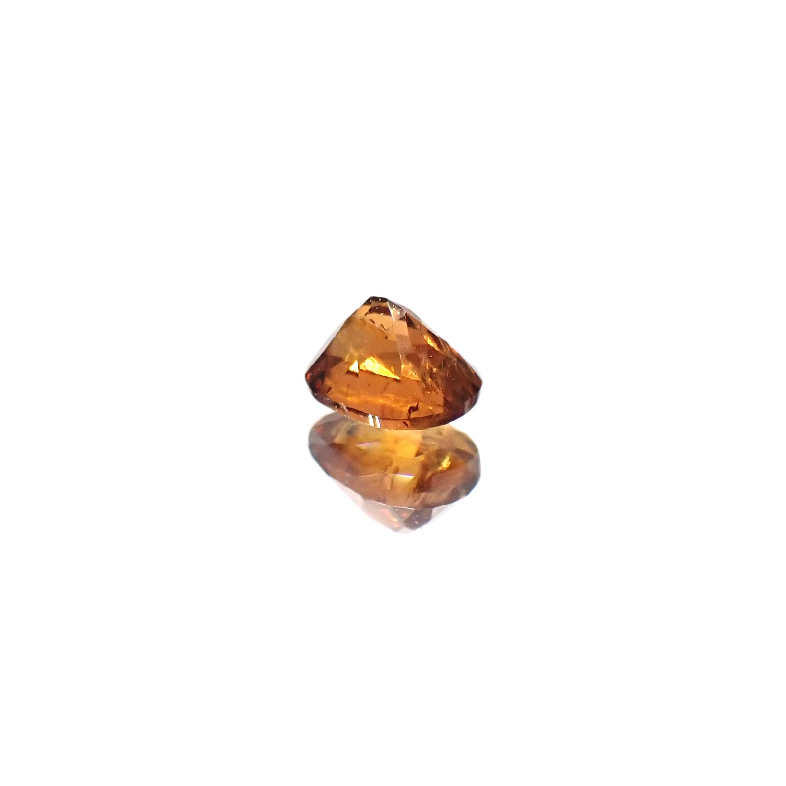 ゴールデンアイオライト マダガスカル産 0.25ct[240527661]4.6x3.5mm前後