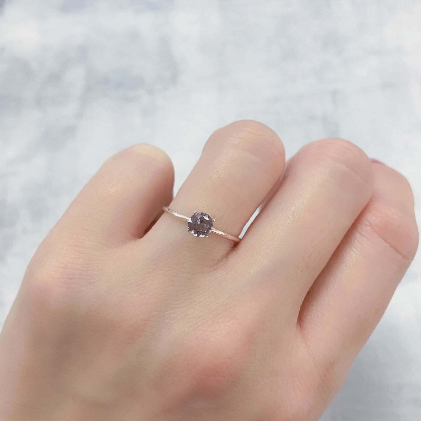 ラベンダーピンクスピネル(宝石名スピネル)ビルマ/マダガスカル産 0.46ct 識別済[220114546]4.6x4.6mm前後