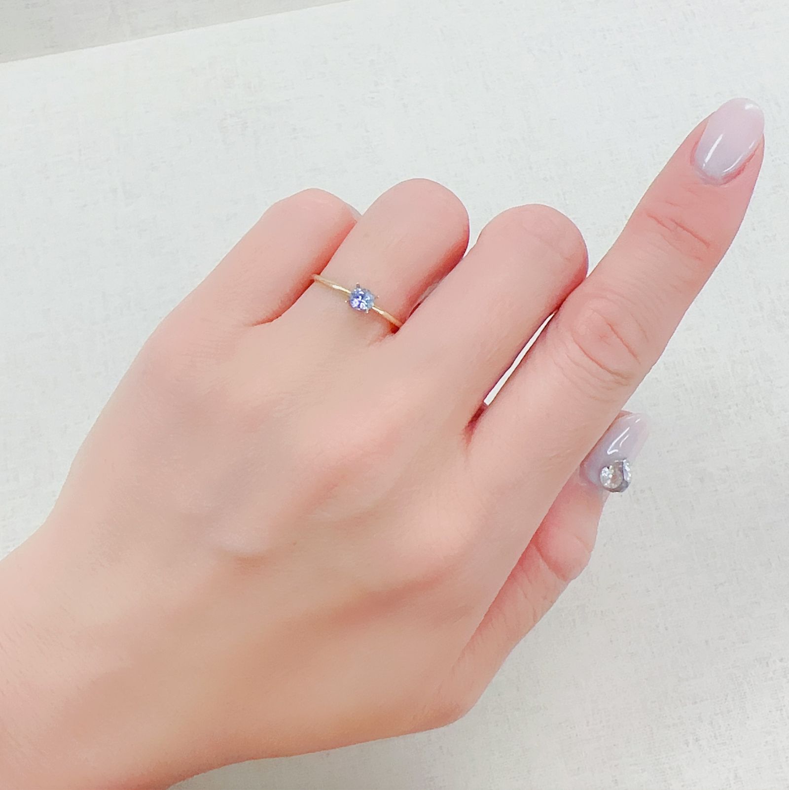 アイスブルーサファイア(宝石名サファイア)スリランカ/マダガスカル産 0.27ct 識別済[230421394]4x3.4mm前後