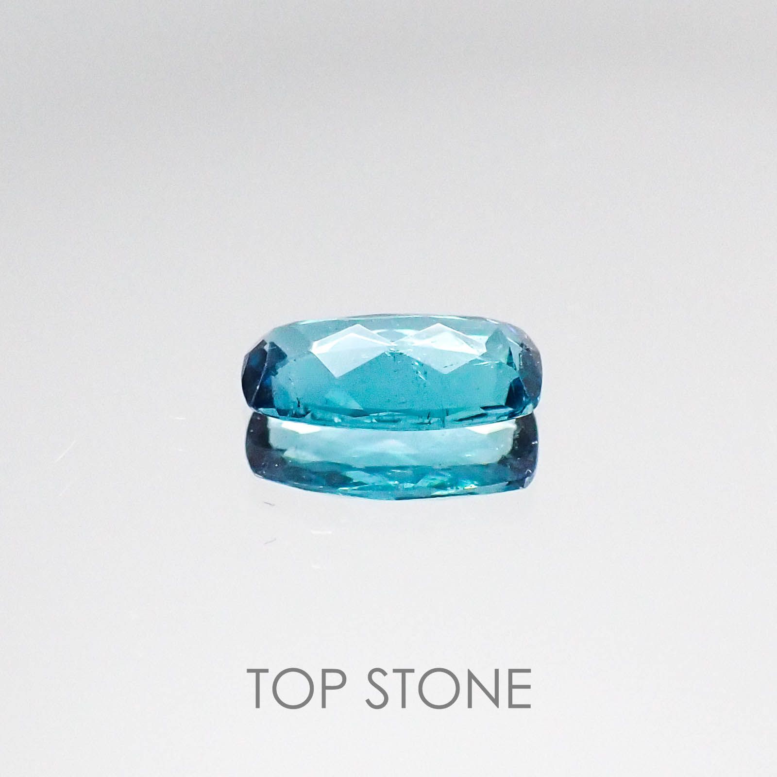 ブルートルマリン ブラジル産 ルース 0.64ct[20073875]7.9×4.9mm前後