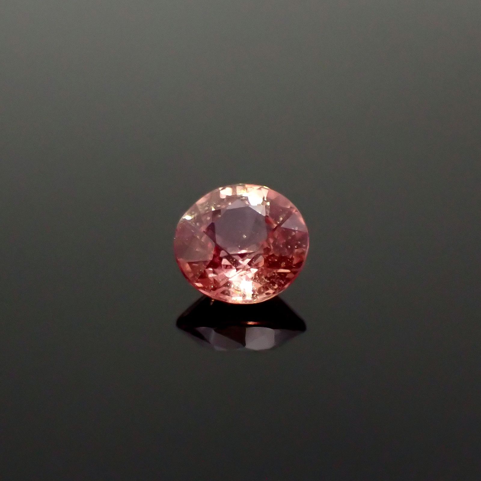 パパラチャサファイア(宝石名サファイア/別名パパラチャ・サファイア)スリランカ/マダガスカル産 DGL鑑付 0.553ct / 4.86x4.93mm前後 [251031289]