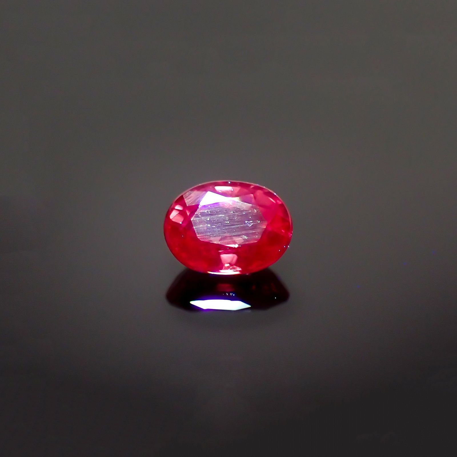 ルビー(宝石名ルビー)タンザニア産 0.24ct 識別済[220115041]4x3mm前後