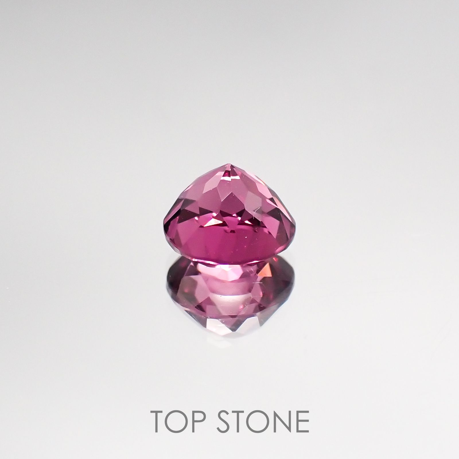 マラヤガーネット タンザニア産 ルース 1.28ct[210711608]6.3×6.1mm前後
