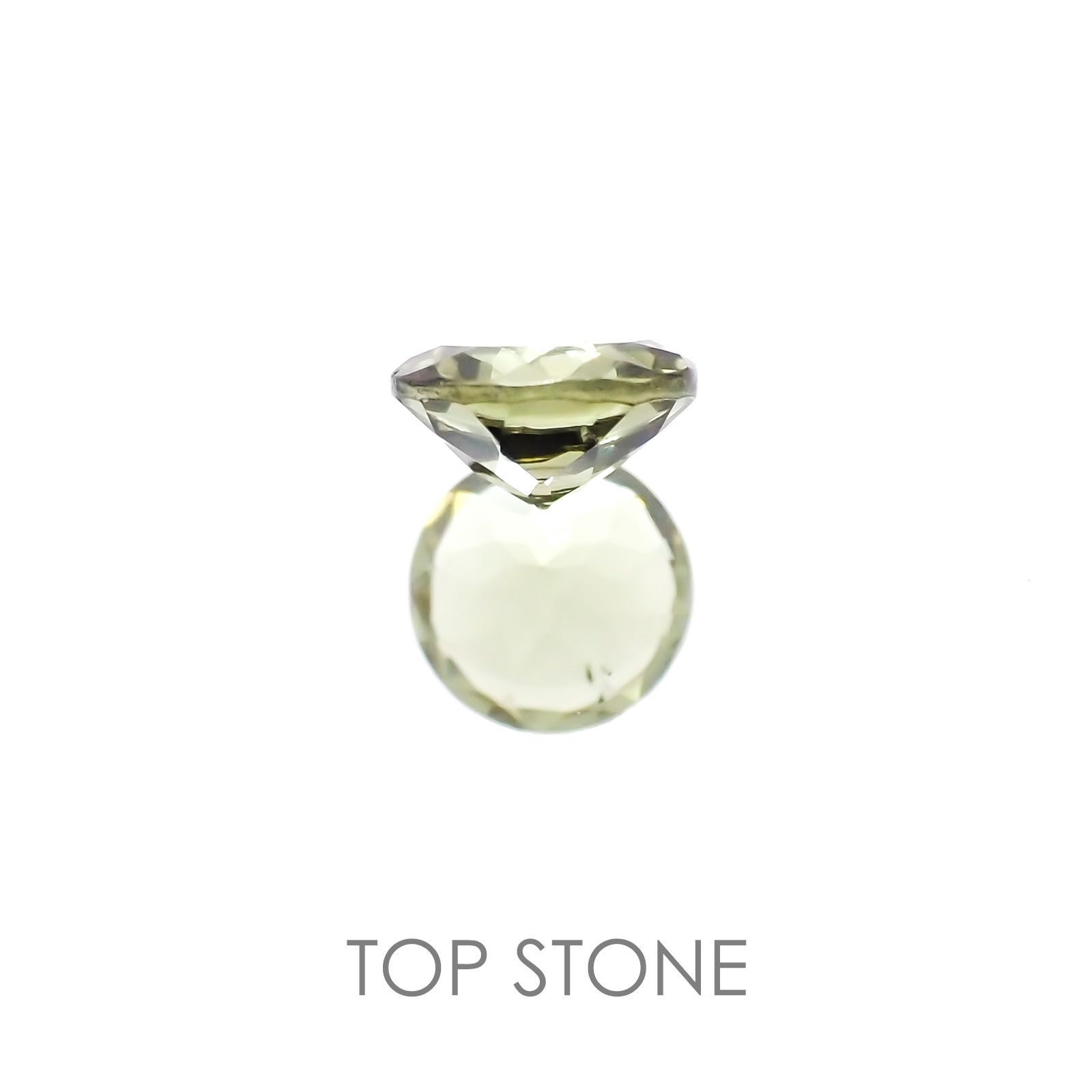 カラーチェンジ マラヤガーネット タンザニア産 ルース 0.61ct[20117764]5.2×5.2mm前後