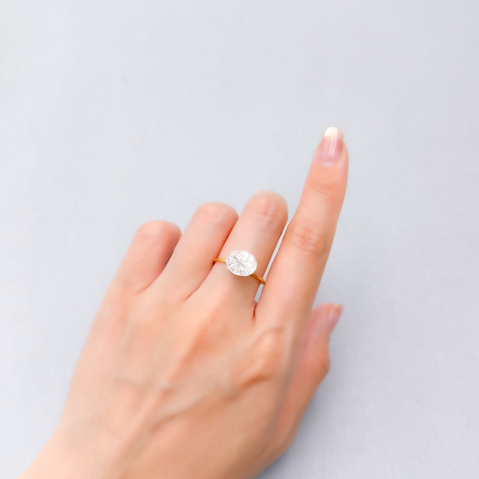 ◇甲州貴石切子Plus Three◇ダンビュライト カード付き(宝石名ダンブライト)メキシコ産 2.41ct 識別済[250630490]10x8.1mm前後