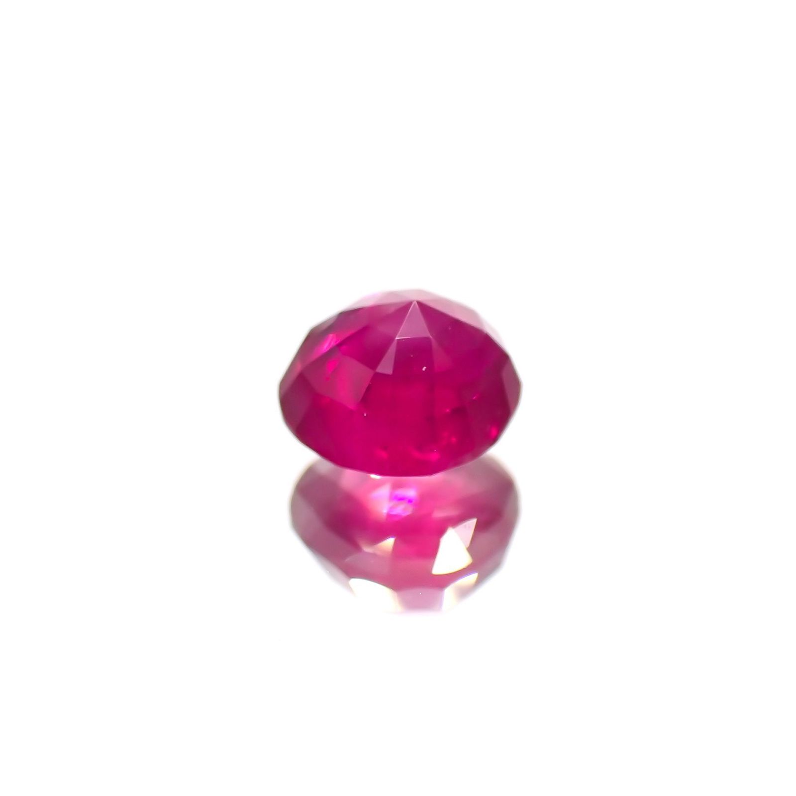 ルビー 非加熱(宝石名ルビー) ミャンマー産 GIA鑑付 1.37ct / 6.1x5.8mm前後 [20073767]