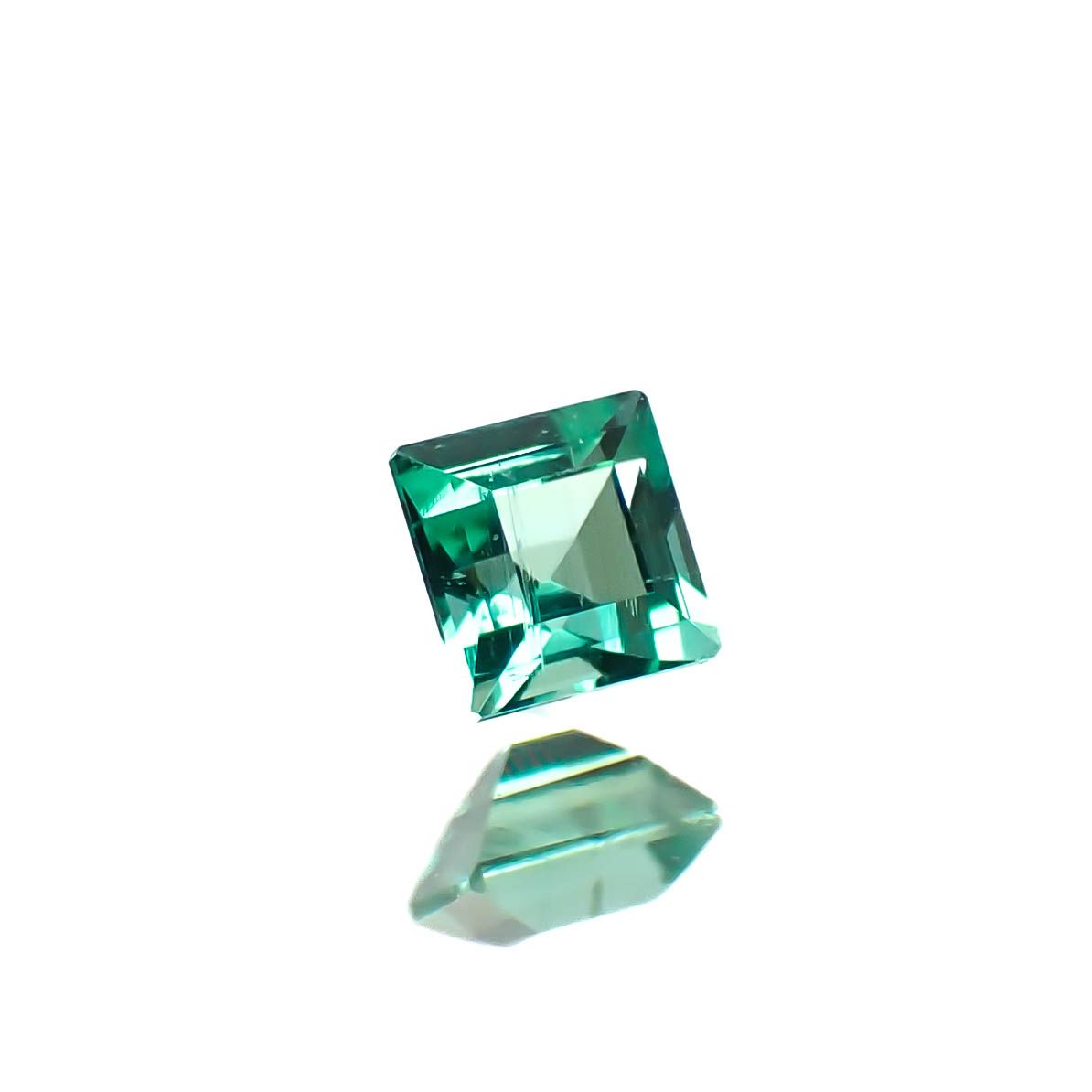 ノンオイルエメラルド ロシア産 0.041ct [250330106]2x2mm前後