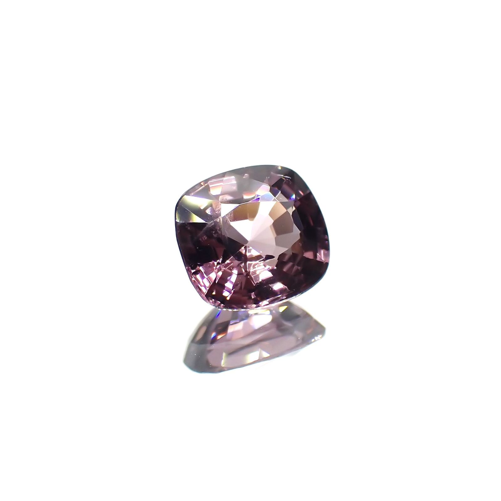 パープルスピネル(宝石名スピネル)ビルマ産 識別済 1.20ct / 6.8x6.3mm前後 [231124304]