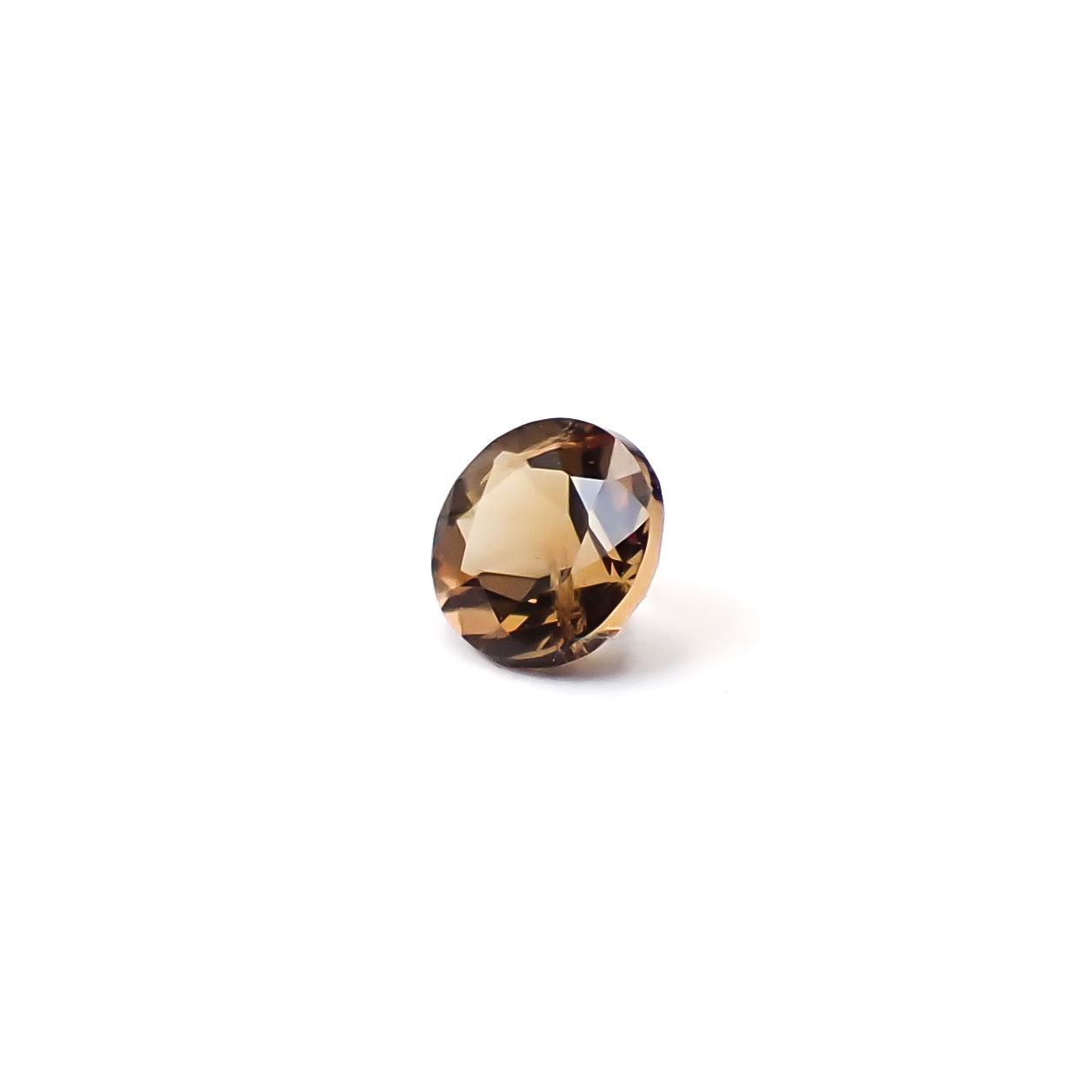 ゴールデンアイオライト(宝石名コーディエライト)マダガスカル産 識別済 0.15ct / 3.5x3.4mm前後 [260532193]