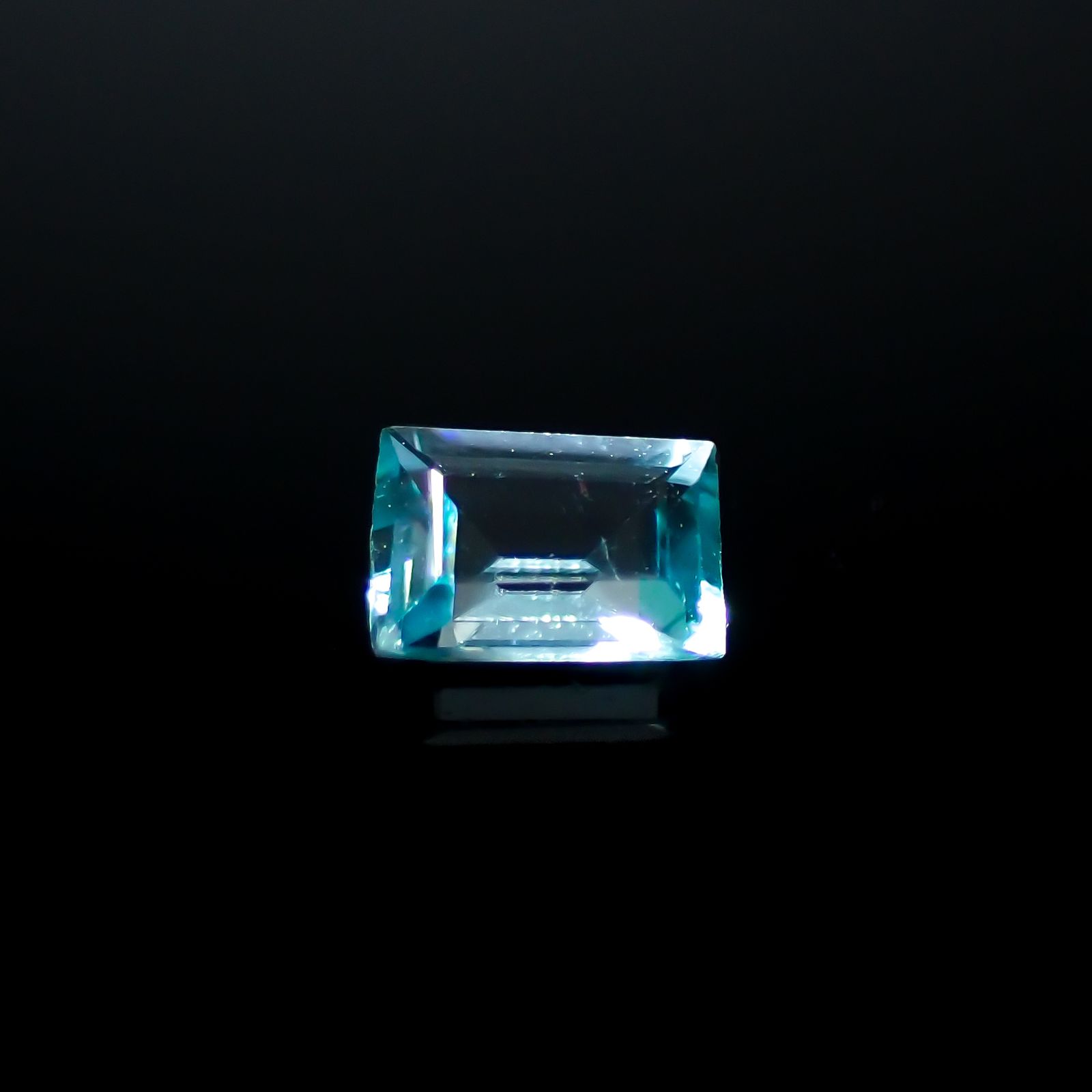 グランディディエライト(宝石名グランディディエライト)マダガスカル産 0.17ct 識別済[240326590]4.1x2.9mm前後