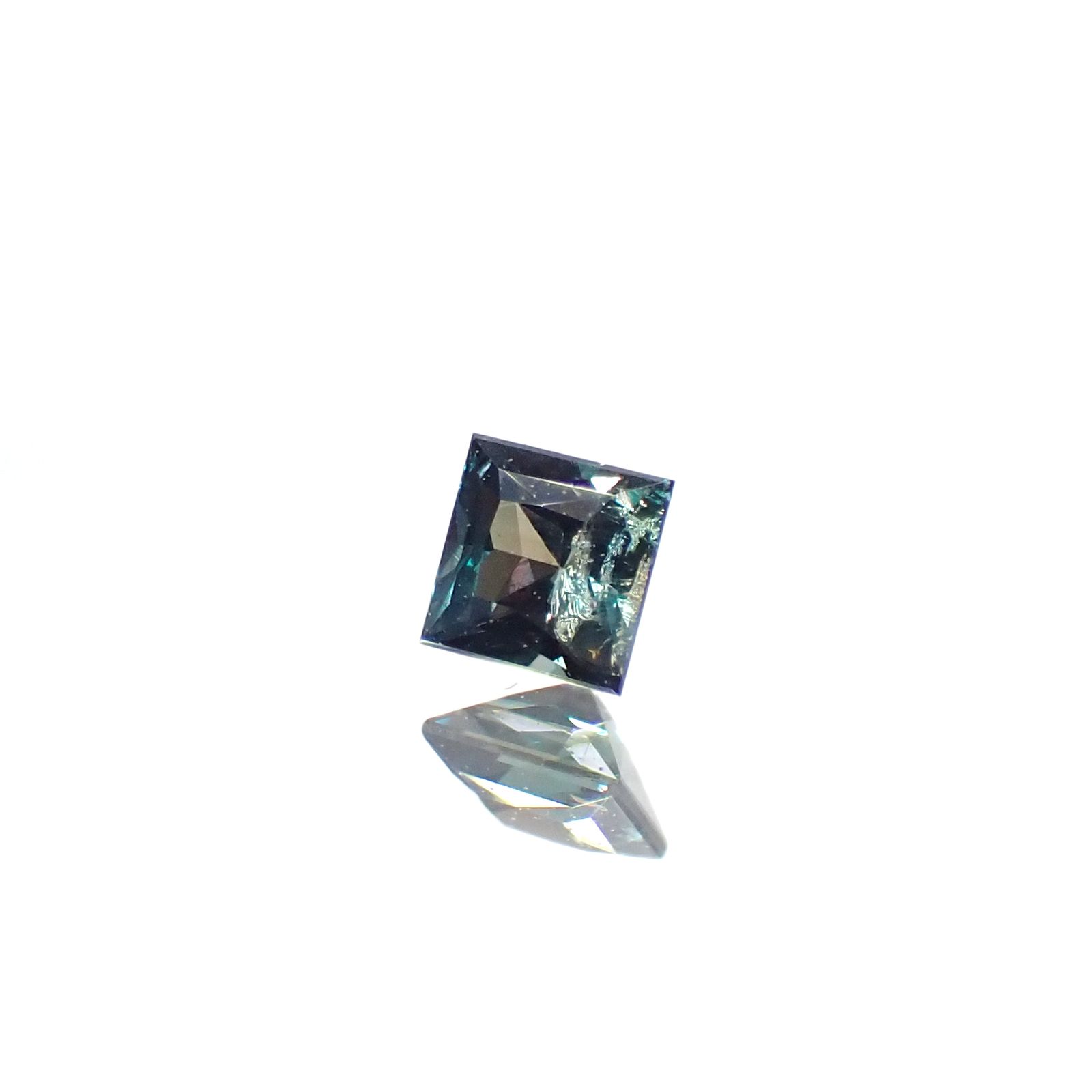 ◇プリンセスカット◇アレキサンドライト ブラジル産/EmeraldMains社製 0.085ct[240527594]2.4x2.4mm前後