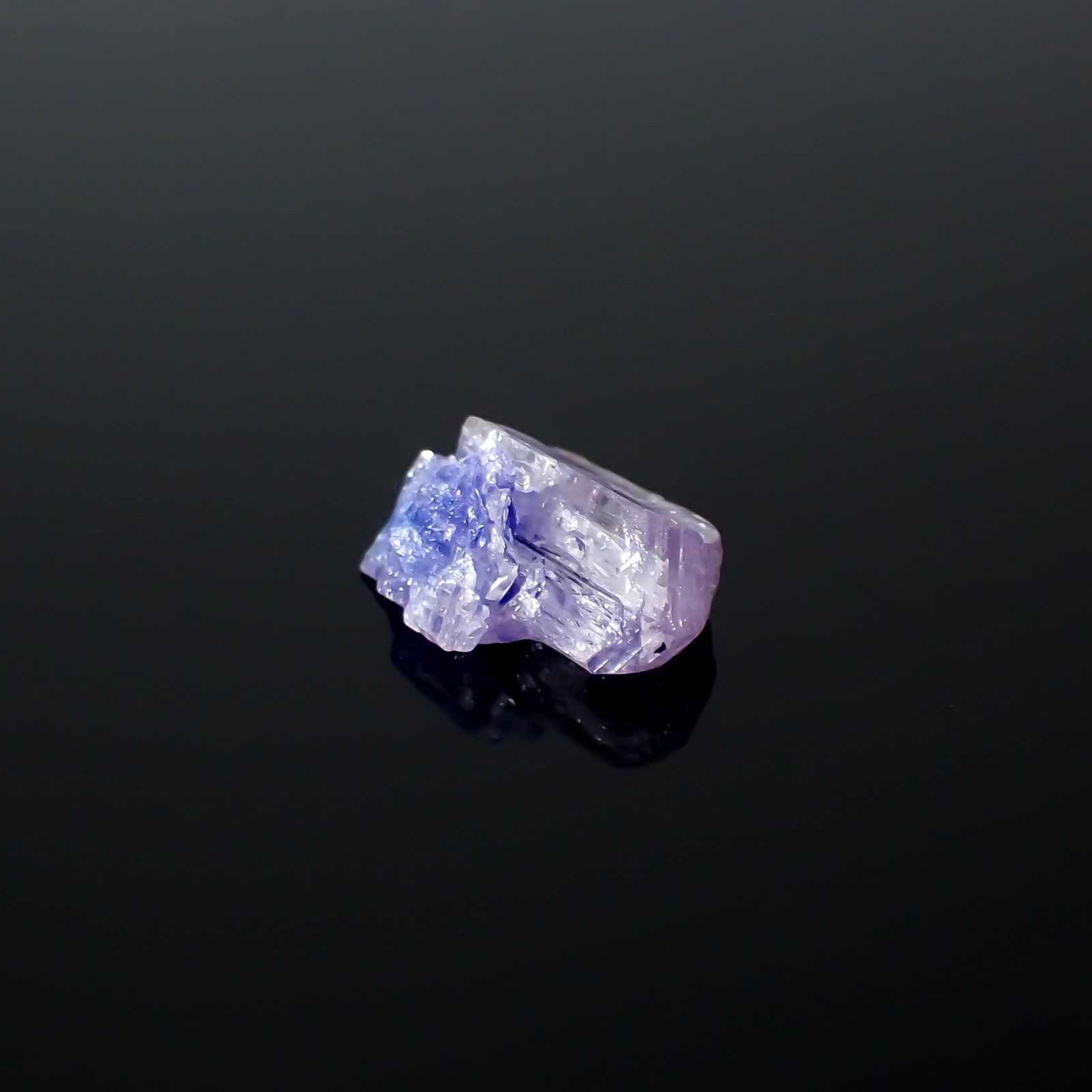 バイカラータンザナイト 原石 タンザニア産 4.24ct[231224987]12.6x9.9mm前後