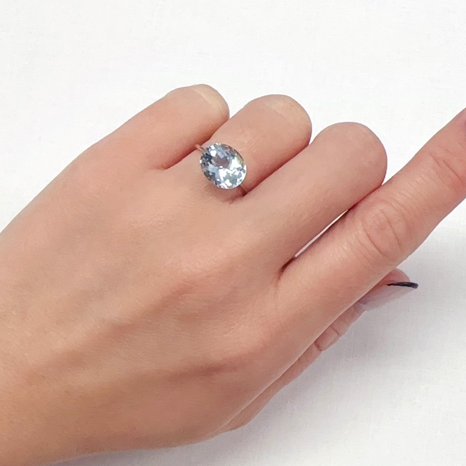 アクアマリン モザンビーク産 3.06ct[240125408]10.9x9mm前後