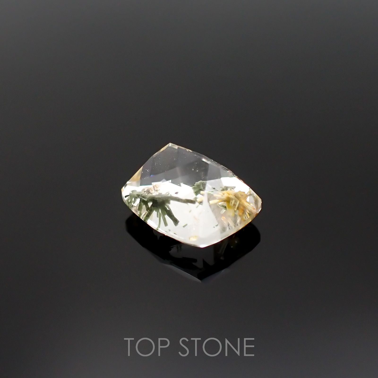 ヘデンベルジャイトインクォーツ インドネシア産 2.81ct[220917822]9.6x7.9mm前後