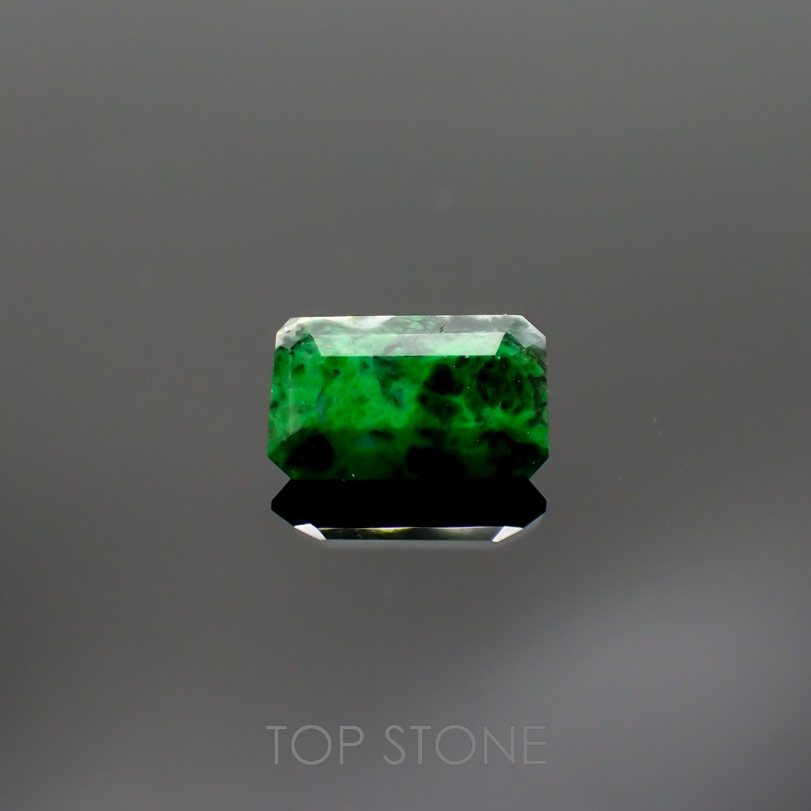 モーシッシ ビルマ産 0.77ct[220918038]7x4.3mm前後