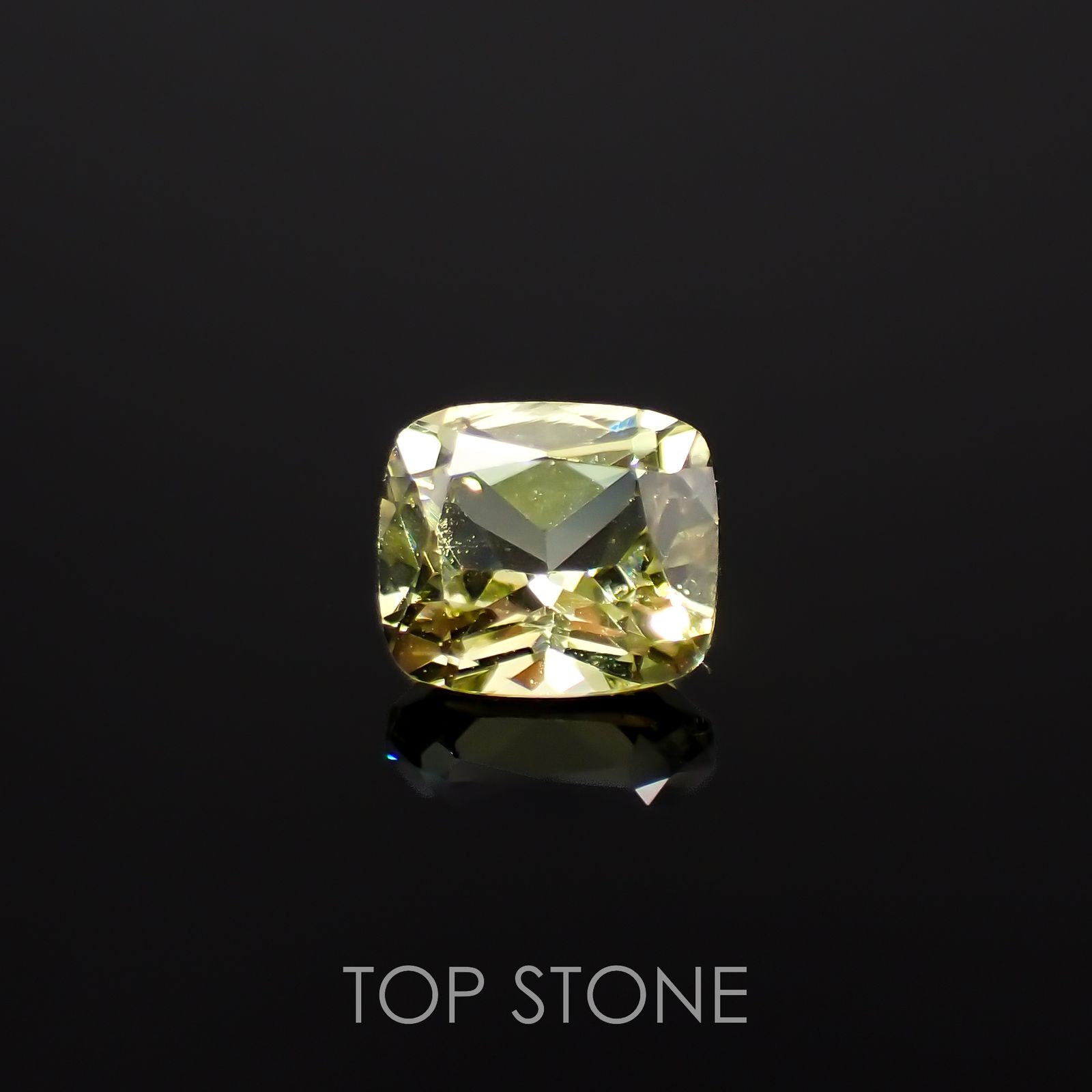 マリガーネット(宝石名グロッシュラー アンドラダイト・ガーネット)マリ共和国産 0.64ct 識別済[221219486]5.3x4.6mm前後