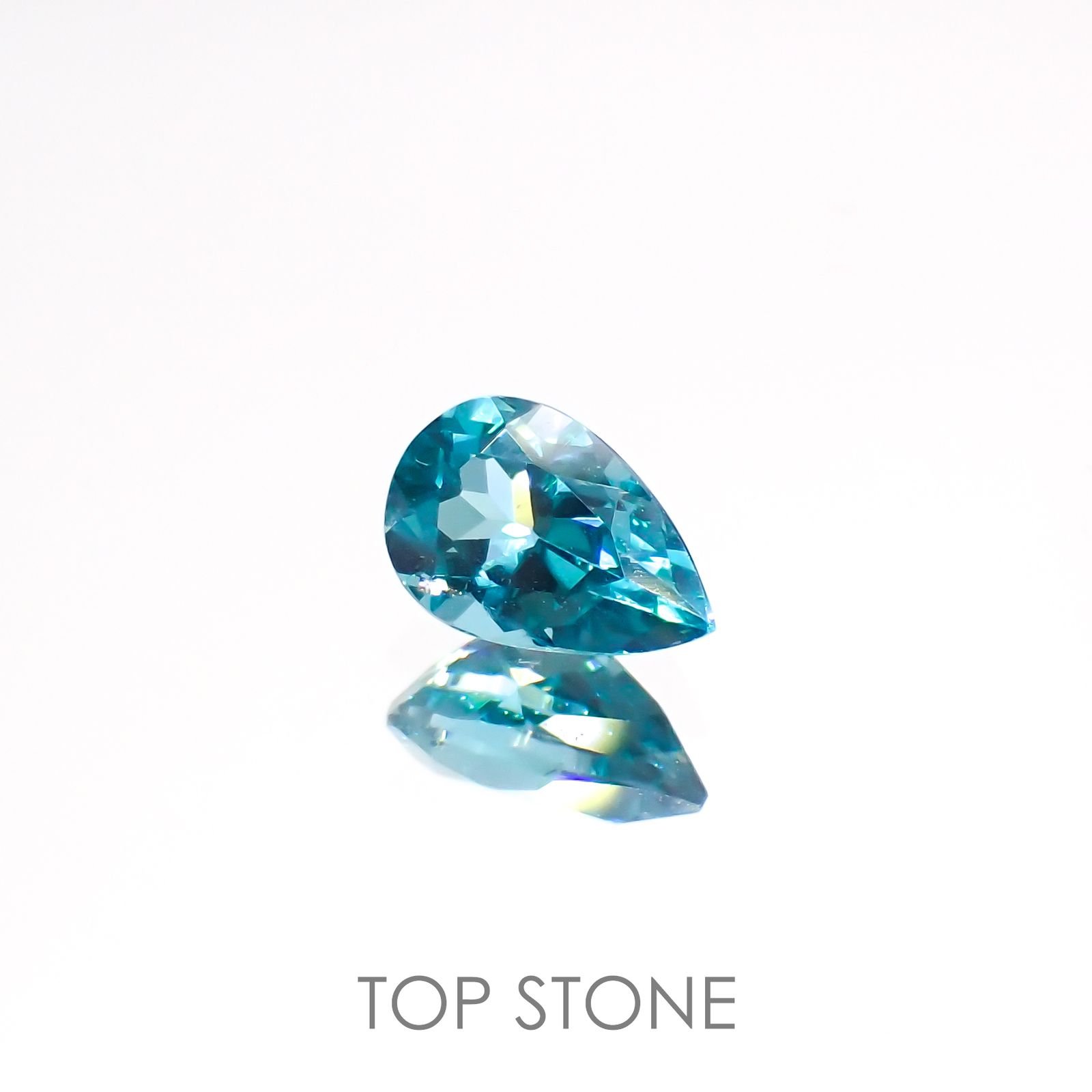 ブルーグリーンアパタイト(宝石名アパタイト)マダガスカル産 0.79ct 識別済[220515935]6.9x4.7mm前後