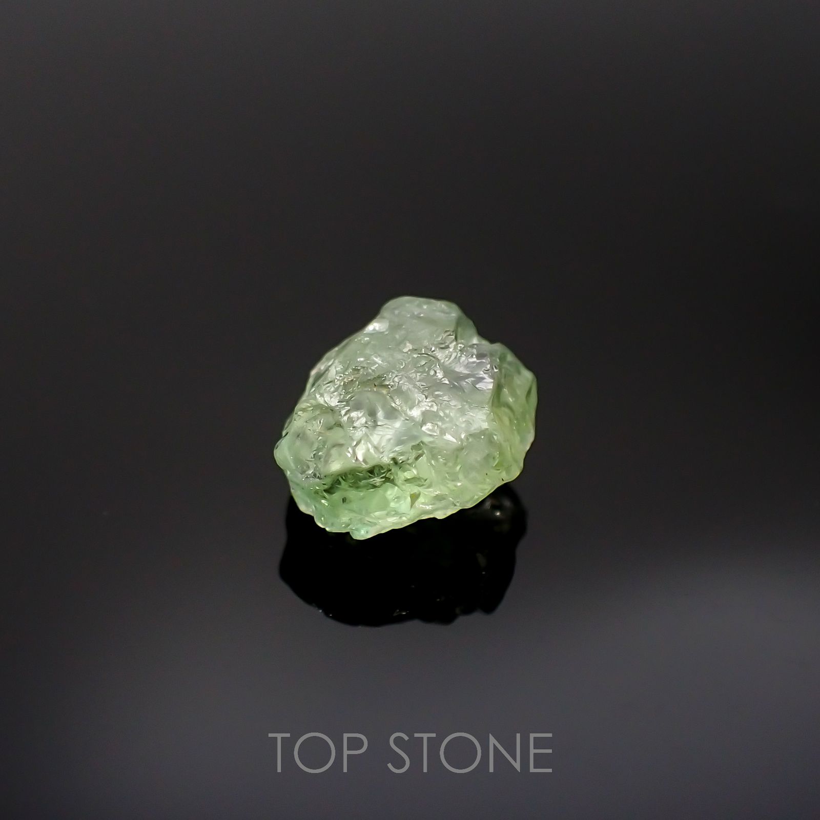 バナジウムコーネルピン原石(宝石名コーネルピン)タンザニア・タンガ州産 2.90ct 識別済[220716910]8.4x7.8mm前後