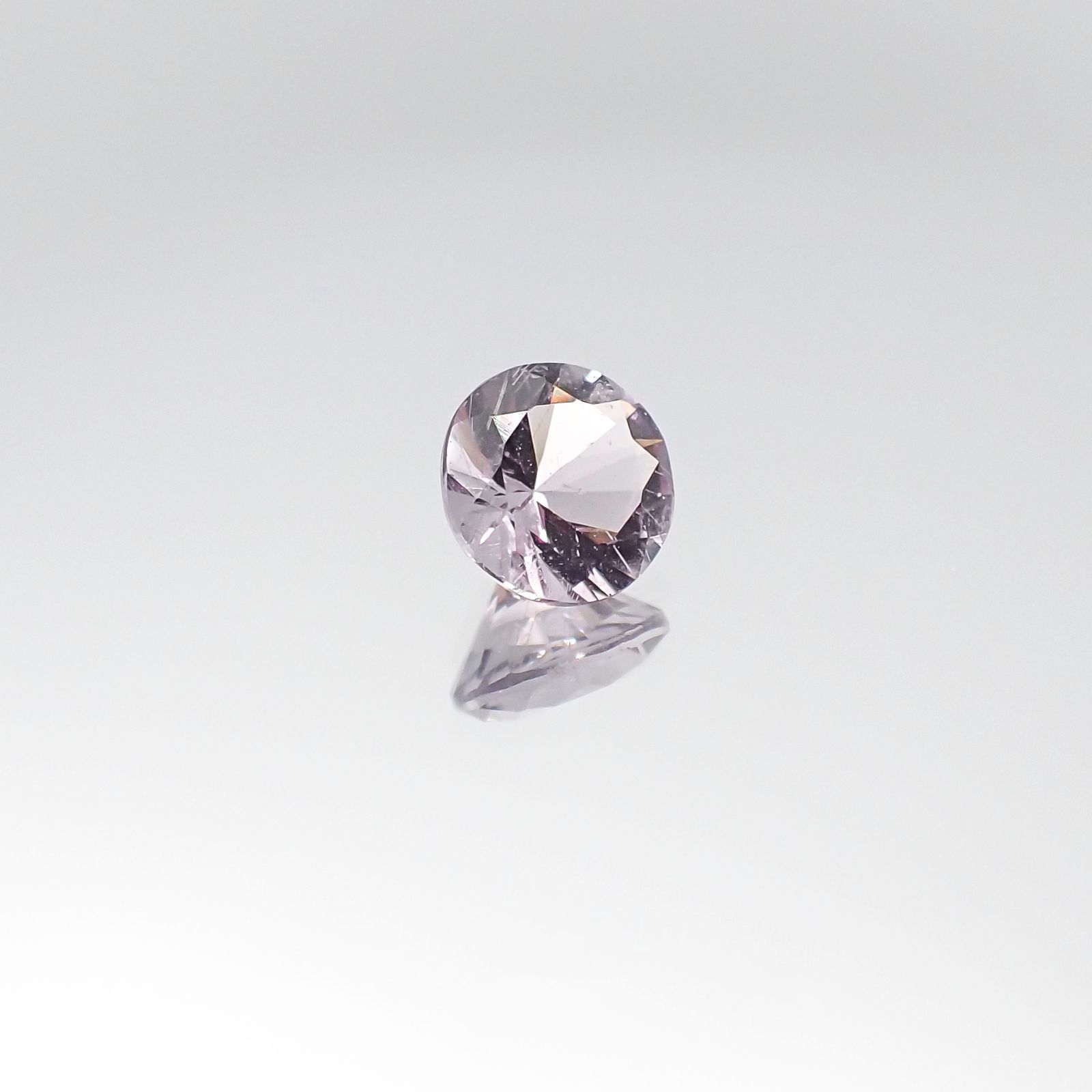 マリアライト(宝石名パープル・スキャポライト)タンザニア産 0.48ct 識別済[231023980]5.4x5.3mm前後