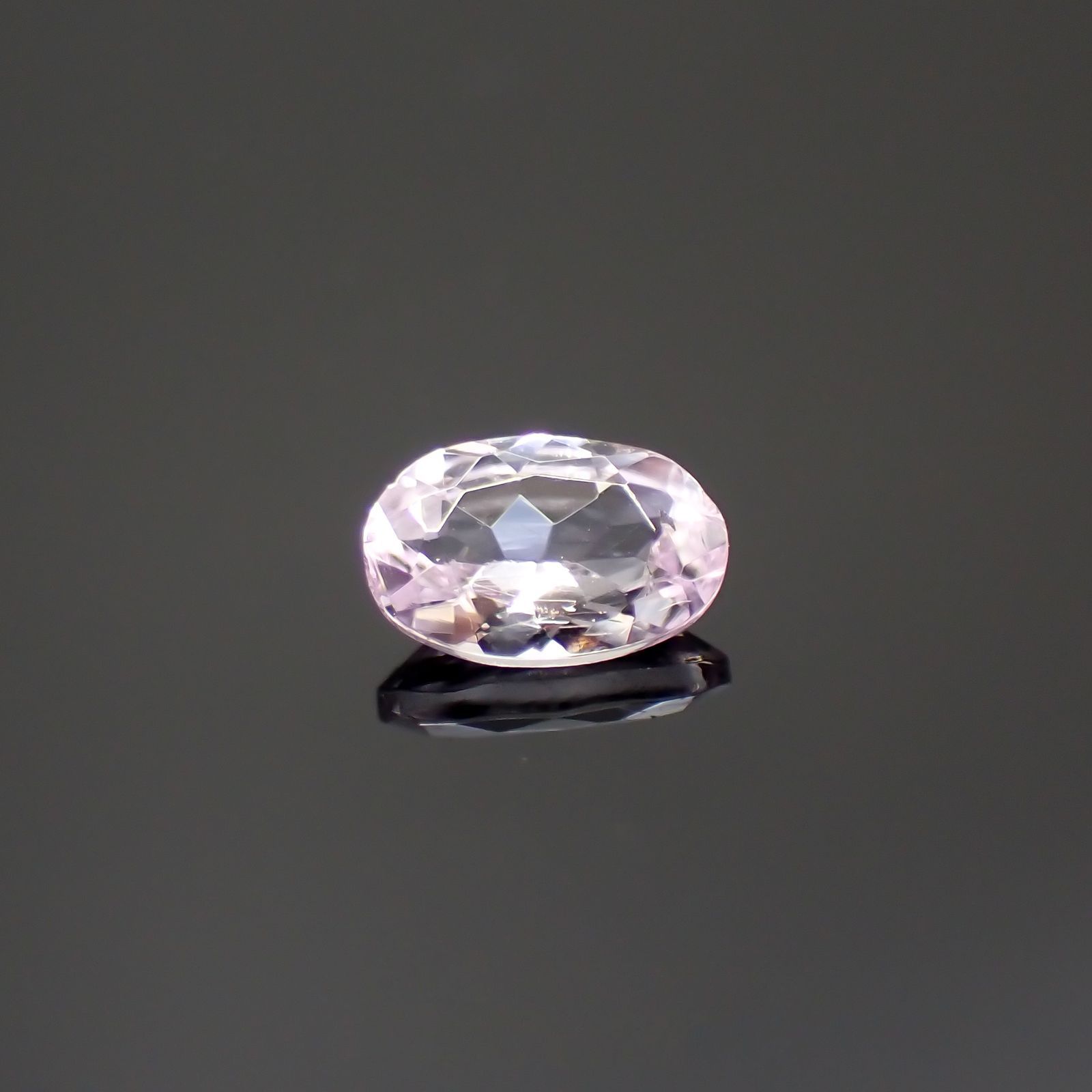 ピンクゾイサイト(宝石名ピンク・ゾイサイト)タンザニア産 0.23ct 識別済[220115051]4.8x3.1mm前後