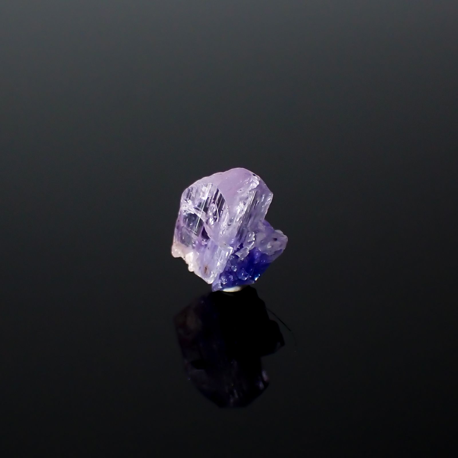 バイカラータンザナイト 原石 タンザニア産 4.24ct[231224987]12.6x9.9mm前後