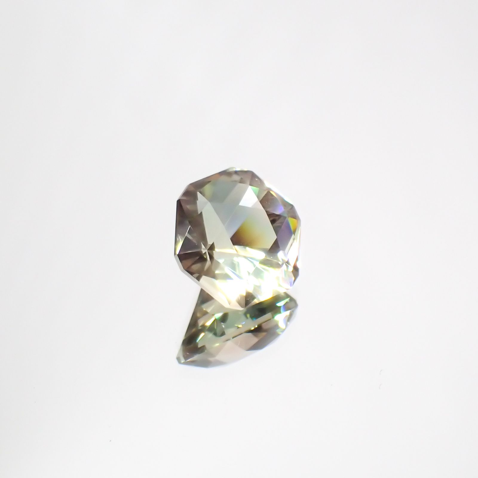 ◇カスタムヘキサゴン・チェッカーカット◇バイカラーオレゴンサンストーン アメリカ・オレゴン州産 2.46ct[231224665]8.4x8.4mm前後
