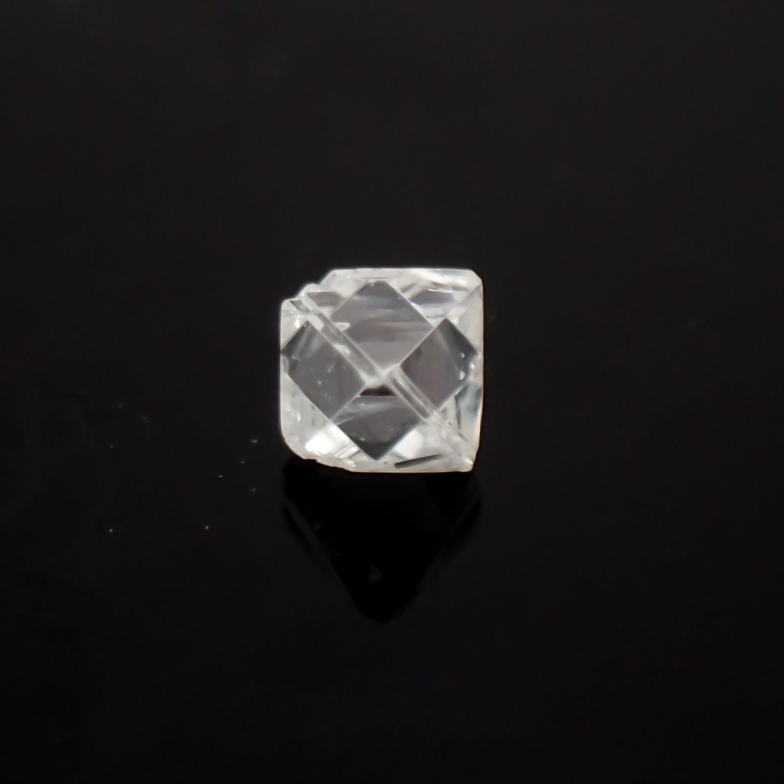 ソーヤブルダイヤモンド(宝石名ダイアモンド) ロシア産 原石・結晶 0.073ct 識別済[210410559]2.8×2.5mm前後