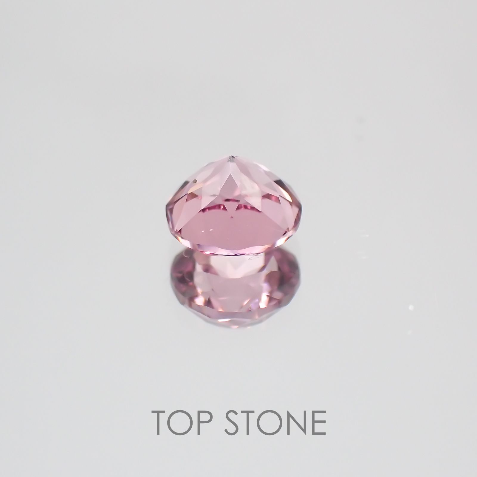 ウンバライトガーネット タンザニア産 ルース 0.72ct[20128578]5.2×5.1mm前後