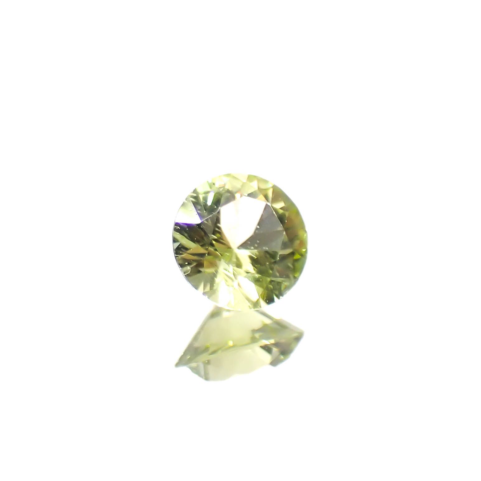パラサイティックペリドット 採取地：インドネシア・ジェパラ 0.16ct [250730750]3.5x3.5mm前後