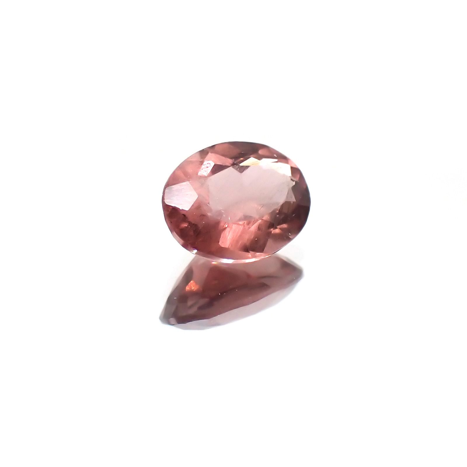 ピンクアパタイト(宝石名アパタイト) ブラジル産 0.69ct 識別済[21049866]6.5×5mm前後