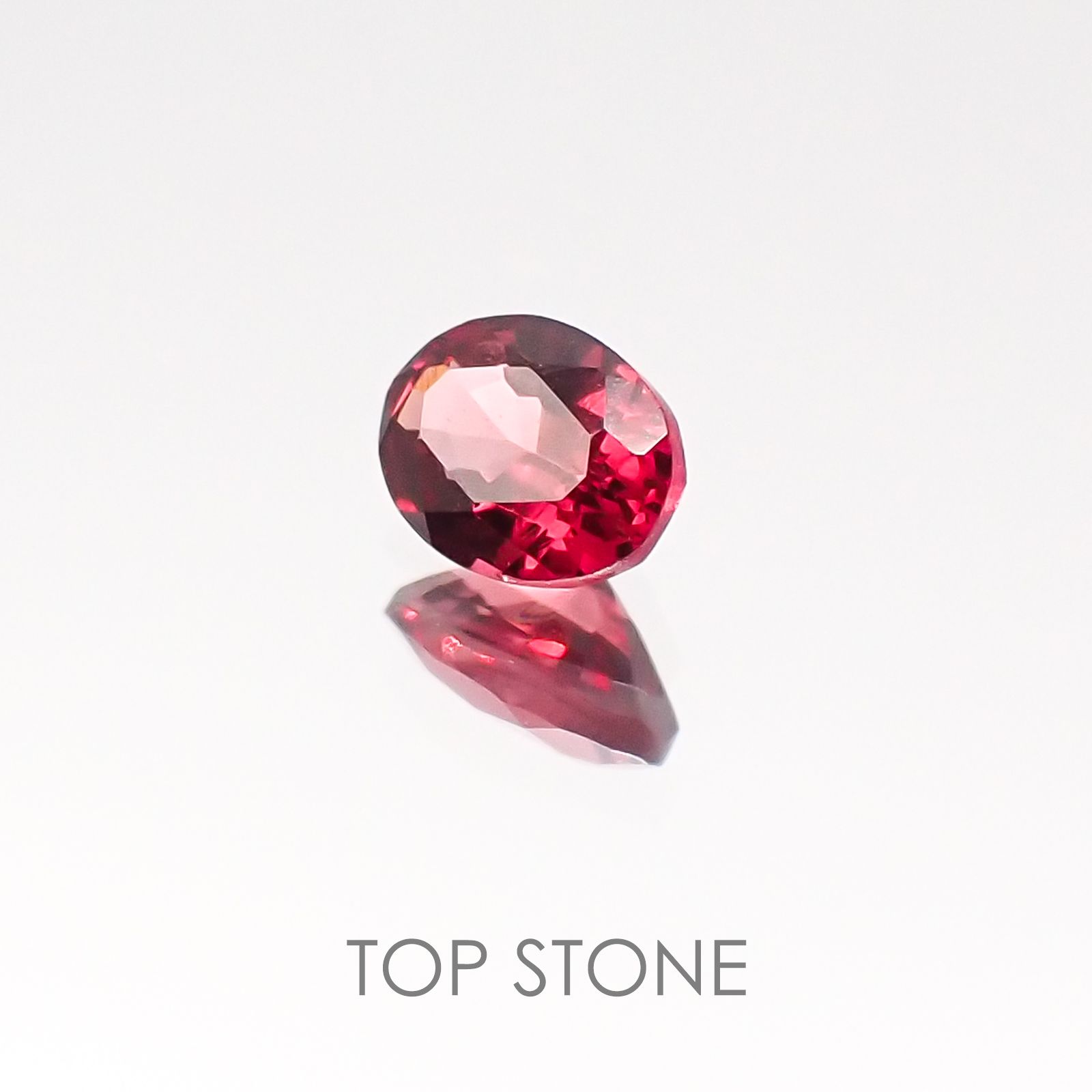 レッドスピネル タンザニア産 ルース 0.21ct[20117695]4.1×3.1mm前後