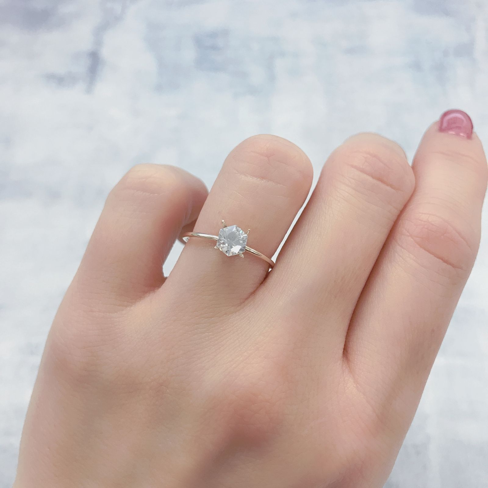 ◇ヘキサゴンカット◇カラーレスジルコン(宝石名ホワイト・ジルコン)スリランカ/カンボジア産 0.90ct 識別済[220114268]5x4.9mm前後