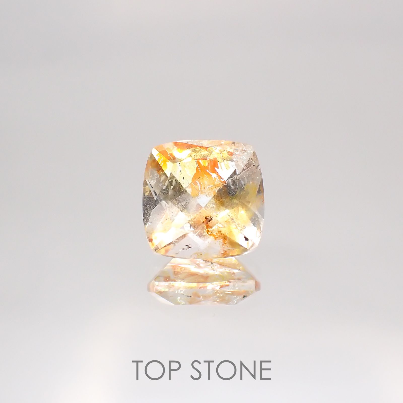 オーロラクォーツ ブラジル・ミナスジェライス産 4.19ct[220114371]10.2x10.2mm前後
