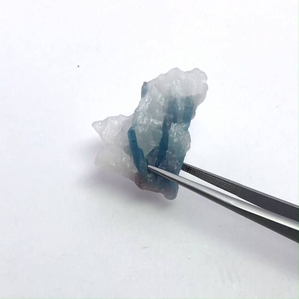 パライバトルマリン ブラジル産 原石・結晶 18.32ct[19111911]27.7