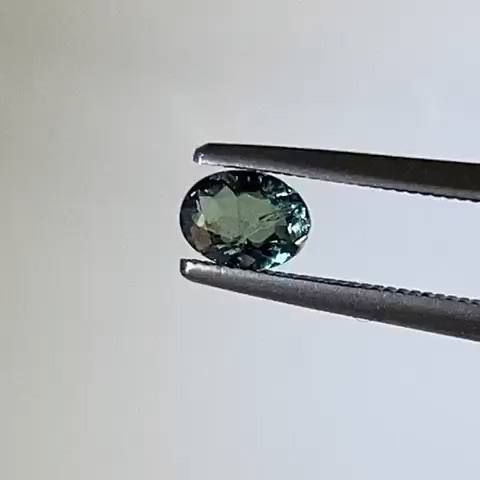 アレキサンドライト ブラジル産 ルース 0.45ct[20052701]5.6×4.5mm前後