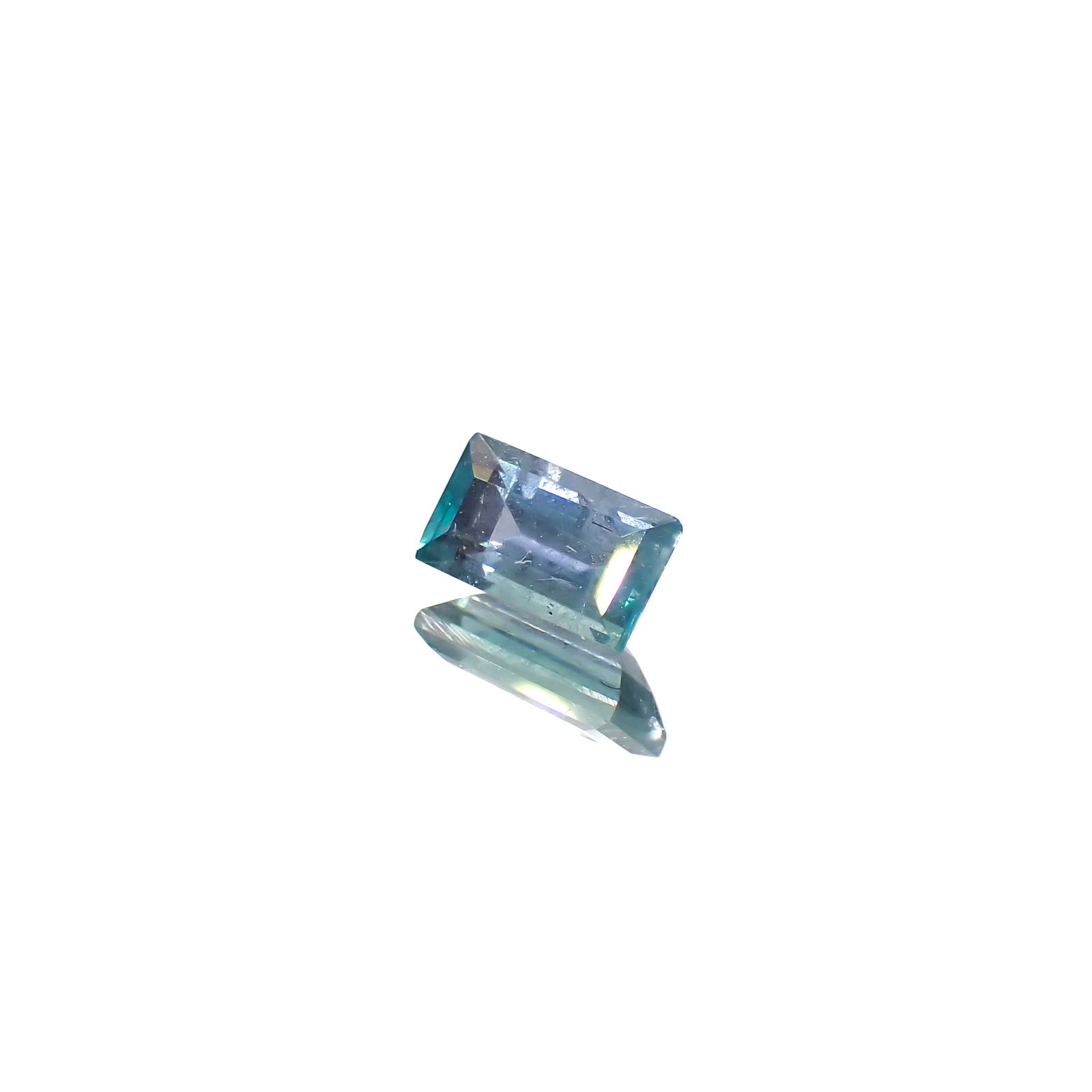 ブルーコーネルピン(宝石名ブルー・コーネルピン)タンザニア産 0.36ct 識別済[240527691]5.4x3mm前後