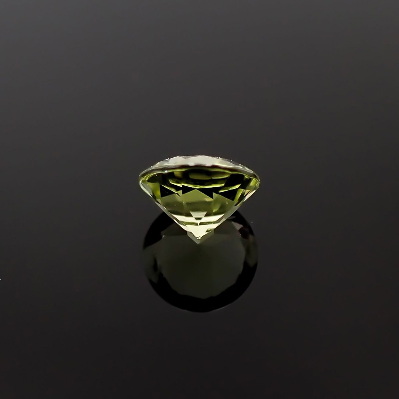 モンテブラサイト(宝石名モンテブラサイト)マダガスカル産 識別済 0.46ct / 5x5mm前後 [241229656]