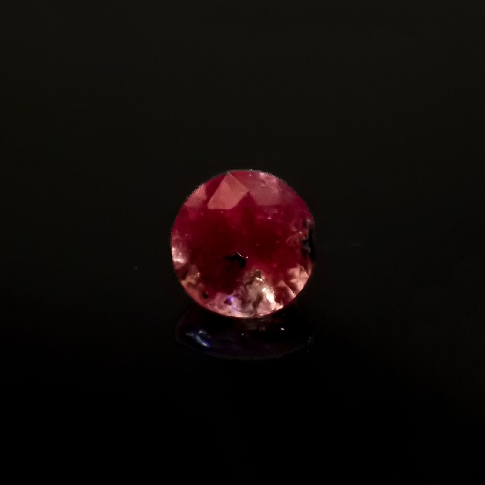 ウィンザーサファイア(宝石名サファイア)タンザニア・ウィンザー産 0.23ct 識別済[220817395]3.5x3.5mm前後