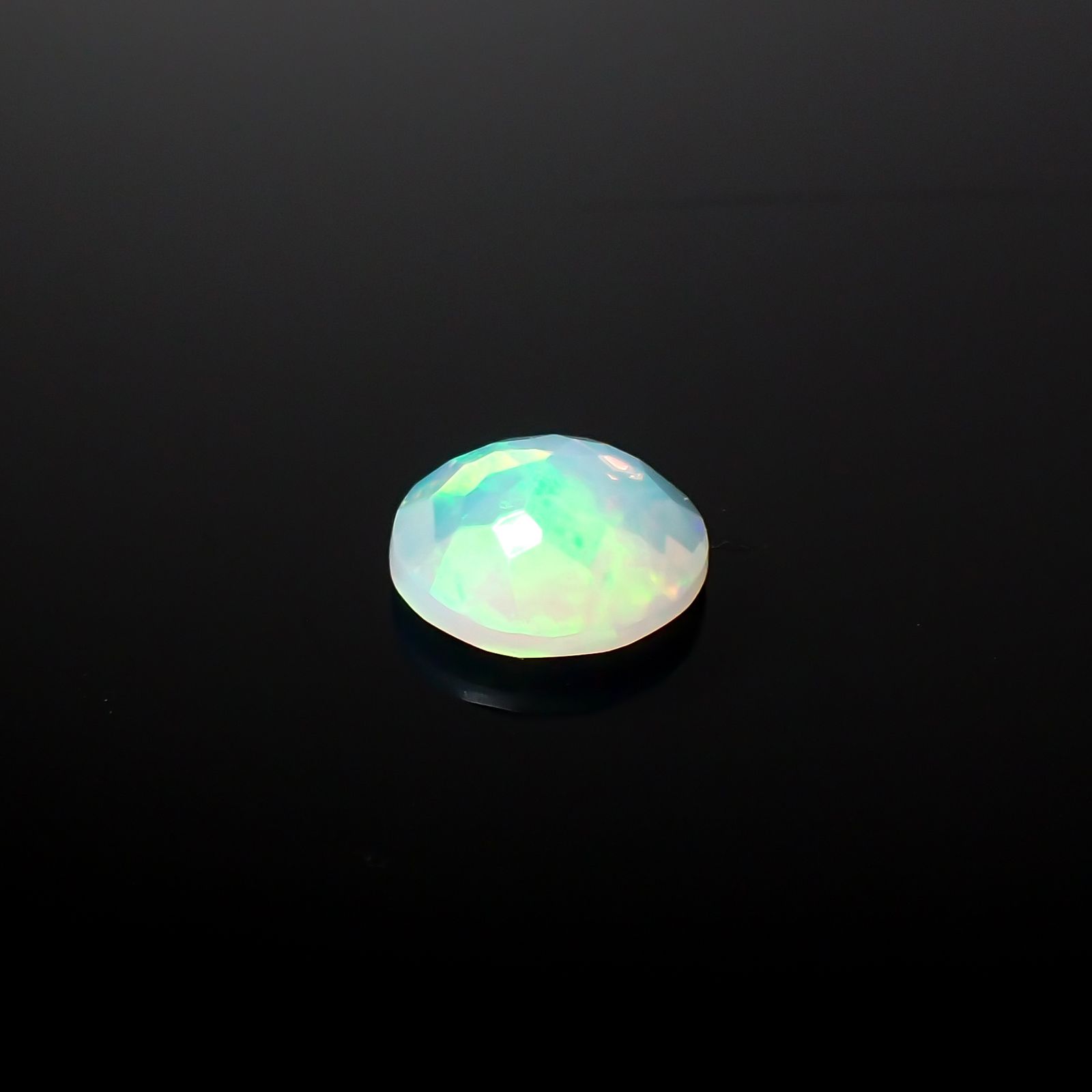 エチオピアオパール エチオピア産 1.12ct[240226243]8.7x8.7mm前後
