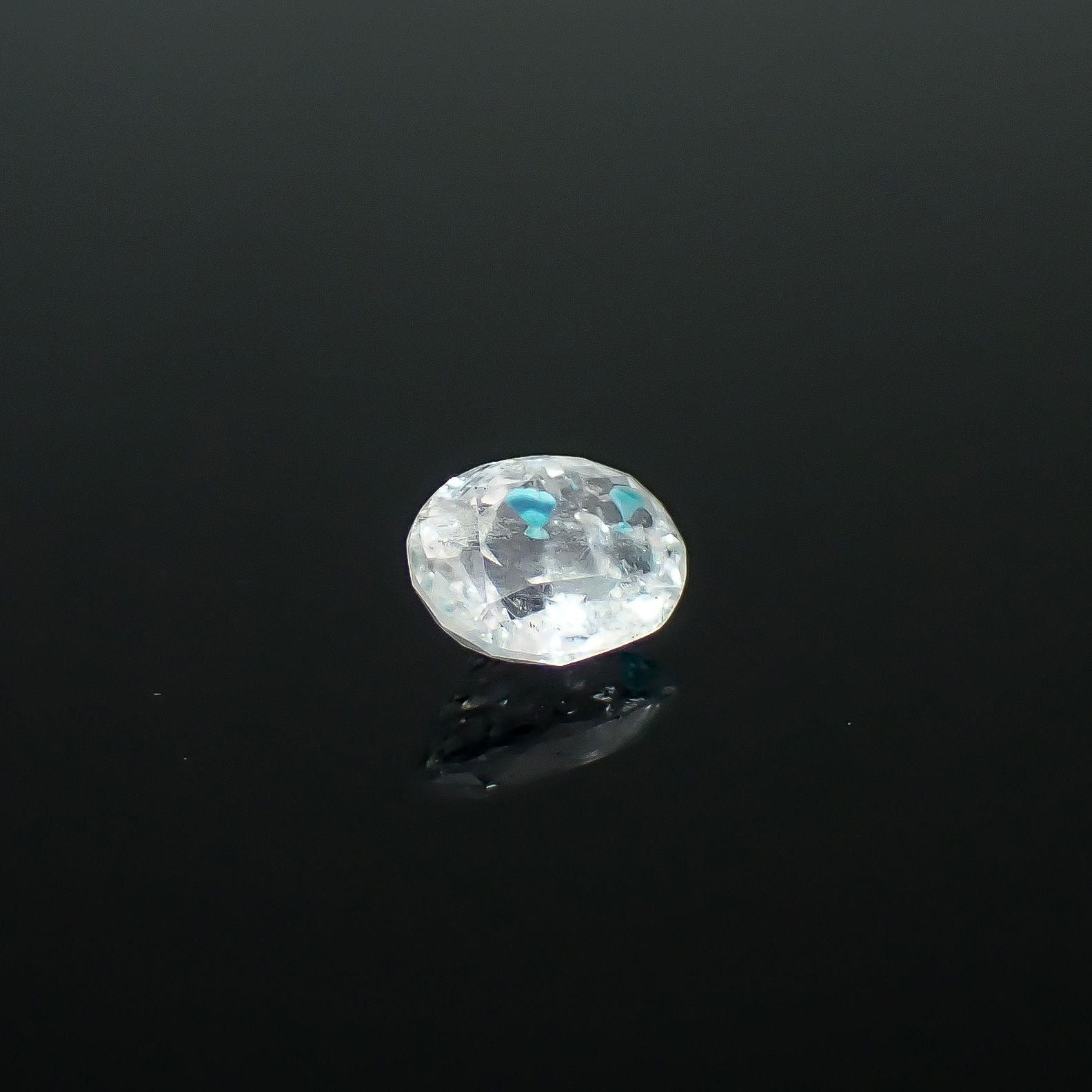 パライバクォーツ ブラジル産 0.42ct / 5.8x4.5mm前後 [260632499]