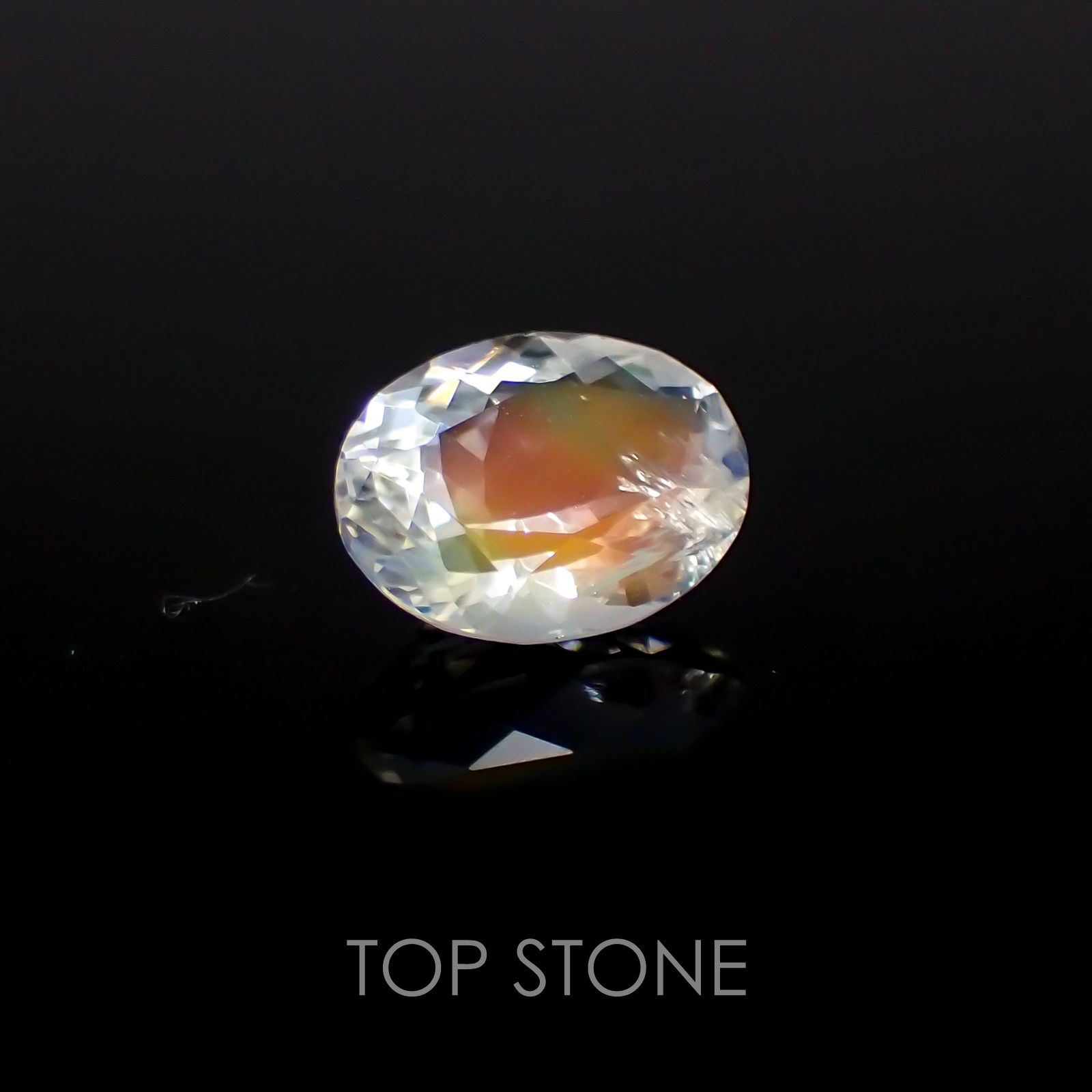 レインボームーンストーン(アンデシンラブラドライト) マダガスカル産 ルース 0.84ct[210410561]7.3×5.7mm前後