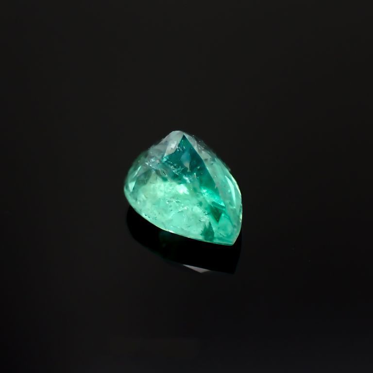 パライバトルマリン(宝石名トルマリン/別名パライバ・トルマリン)ブラジル・キントス鉱山産 0.412ct ソ付(宝貴協)[221018730]5.4x4mm前後