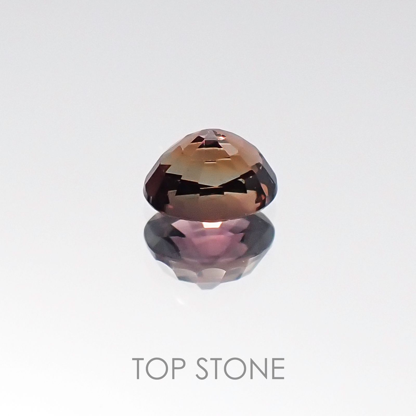 カラーチェンジサファイア非加熱(宝石名サファイア) タンザニア産 0.40ct 識別済[20106023]4.6×3.4mm前後