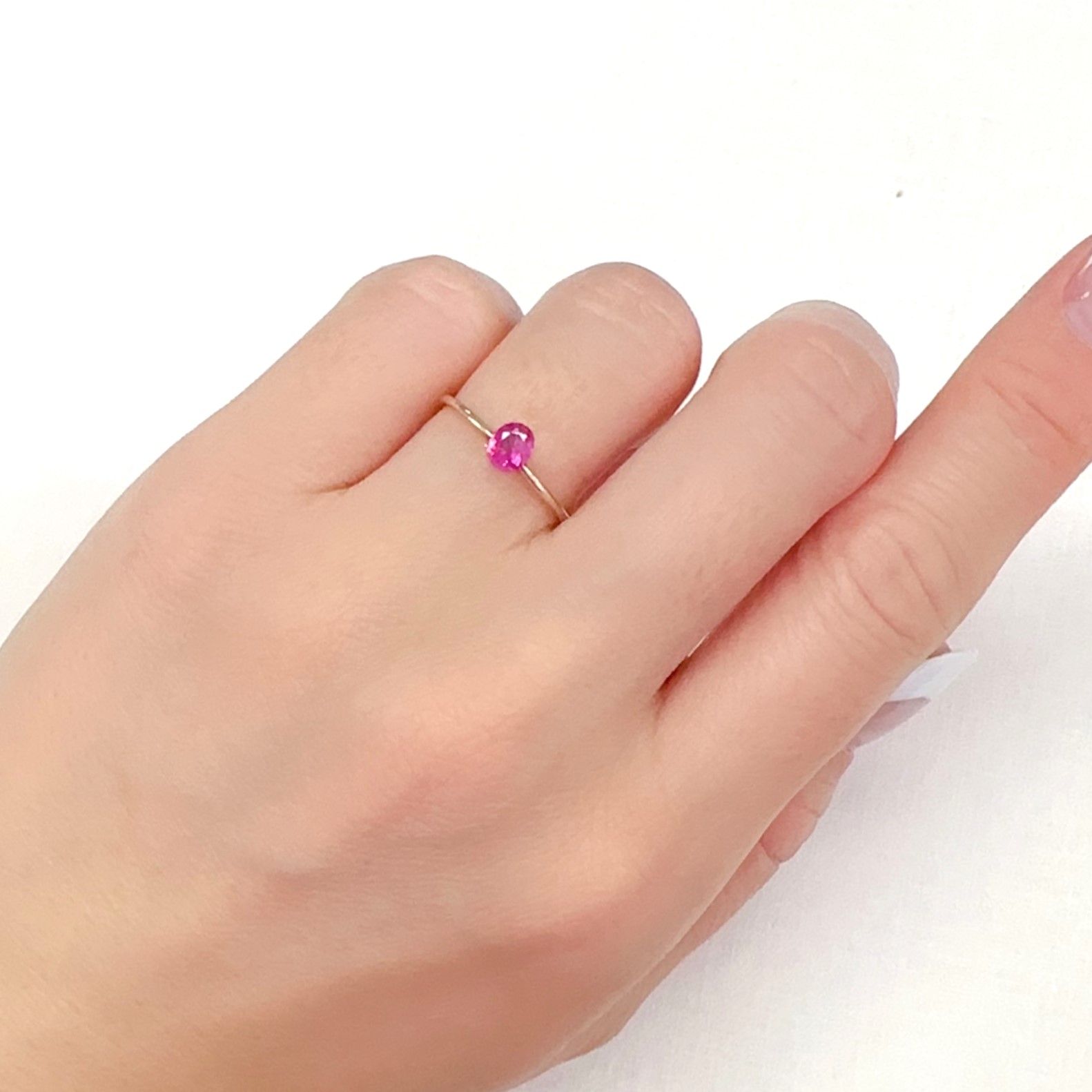 ルビー ビルマ/モザンビーク産 0.31ct[231225035]4.7x3.9mm前後