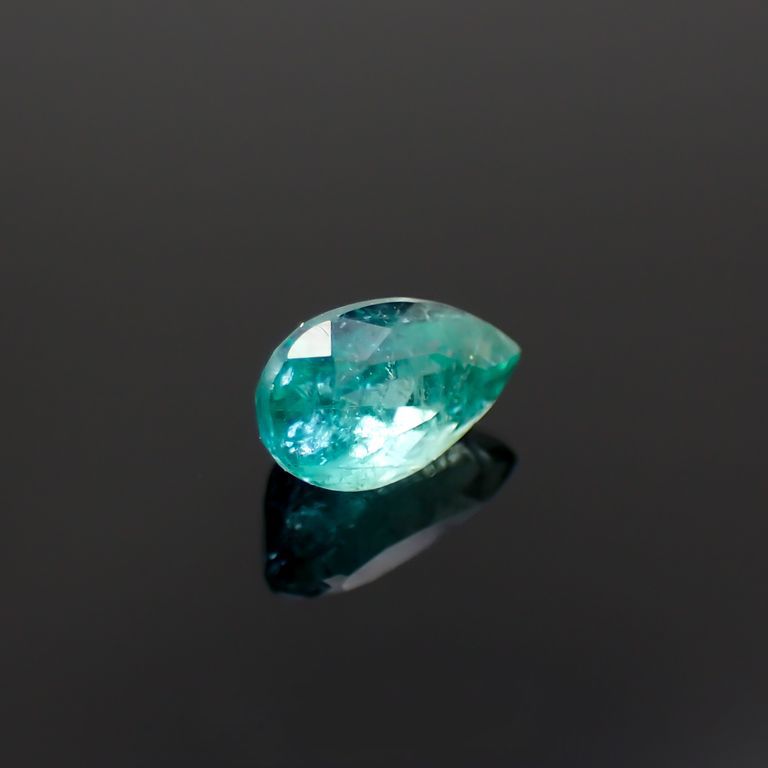 パライバトルマリン(宝石名トルマリン/別名パライバ・トルマリン)ブラジル・パライバ州バターリャ鉱山産 0.498ct ソ付(宝貴協)[221018793]6.2x3.7mm前後