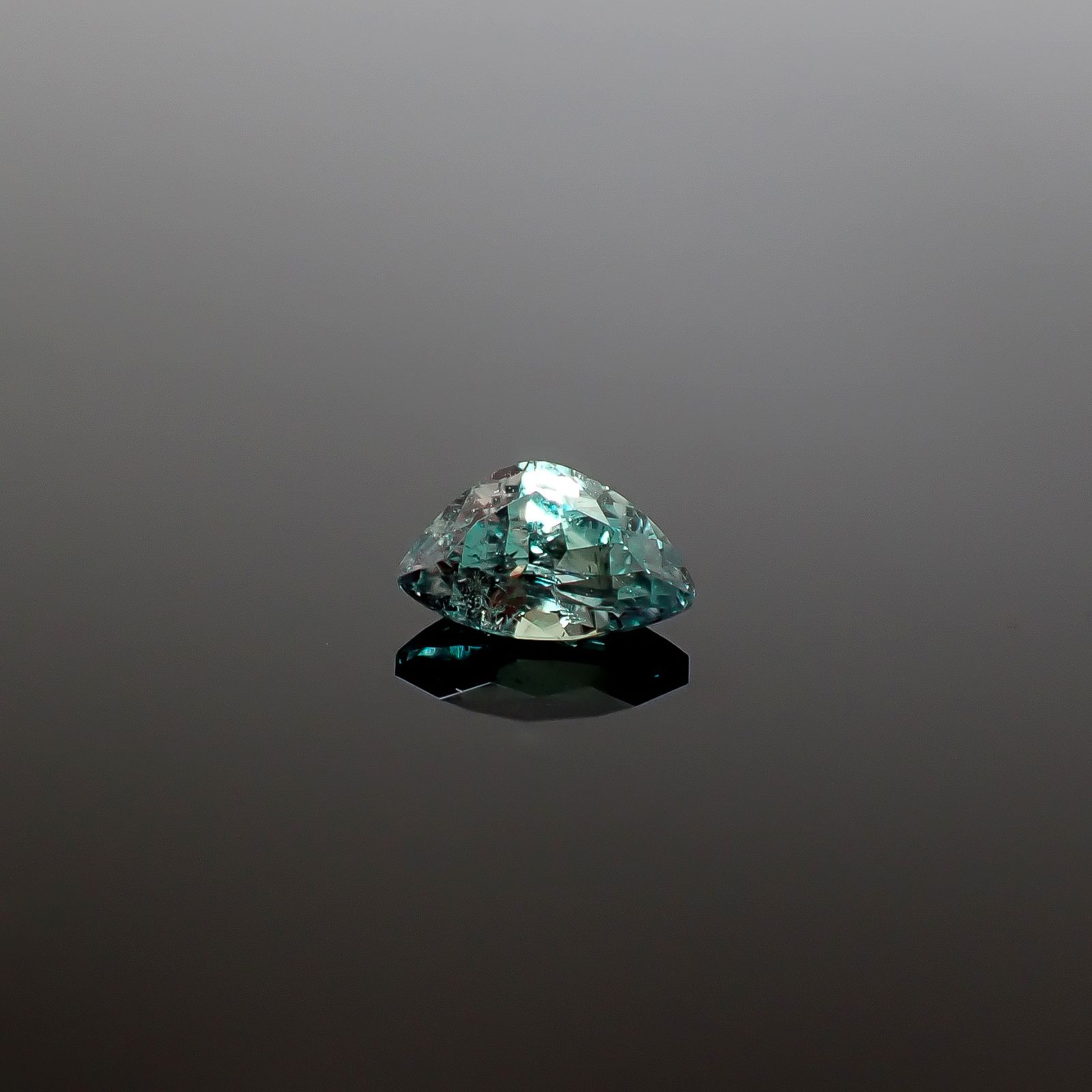 ◇カスタムカット◇アレキサンドライト ロシア産 0.33ct / 3.4x5.8mm前後 [260532146]
