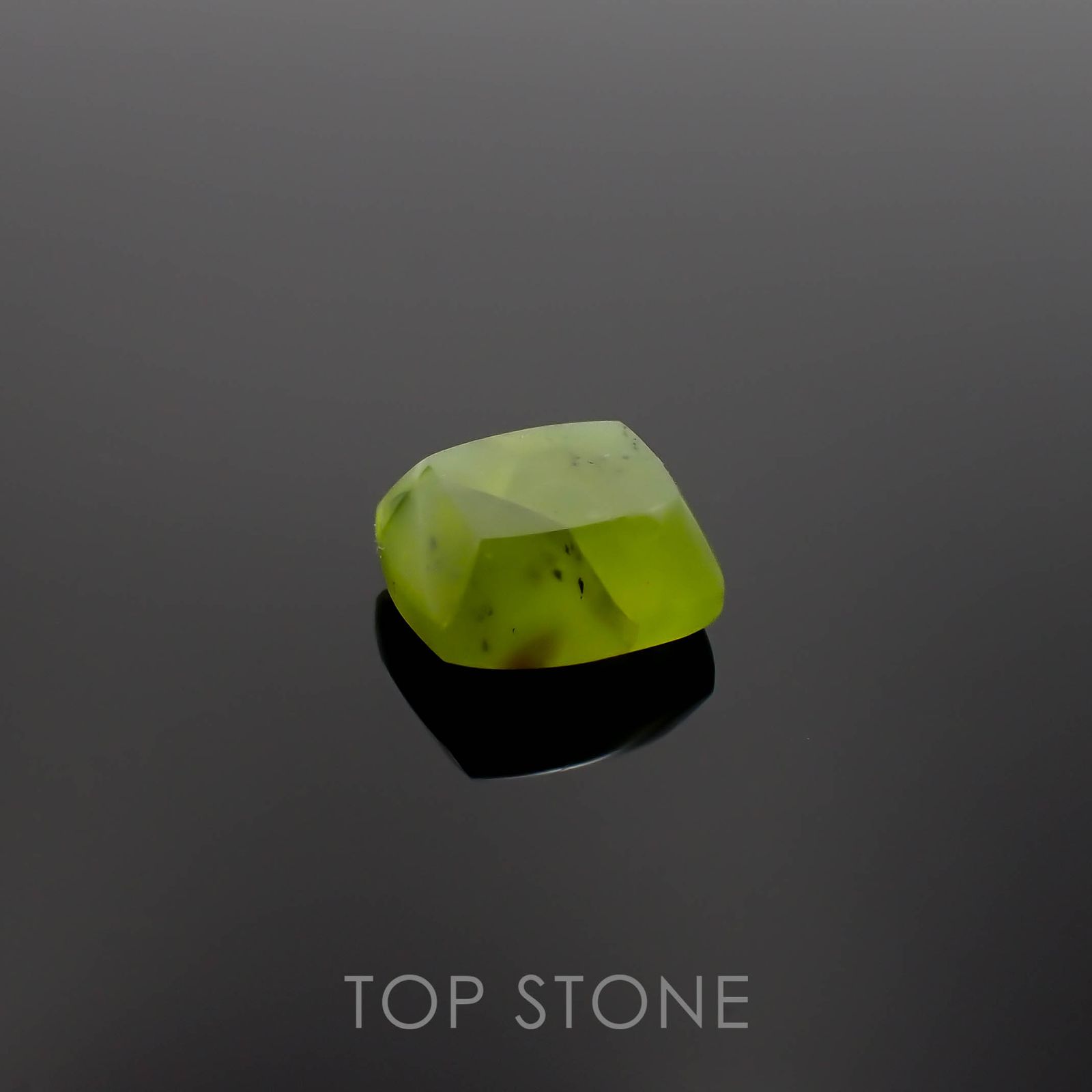 グリーンオパール ブラジル・アマゾン産 4.45ct[230120064]11.5x10.4mm前後
